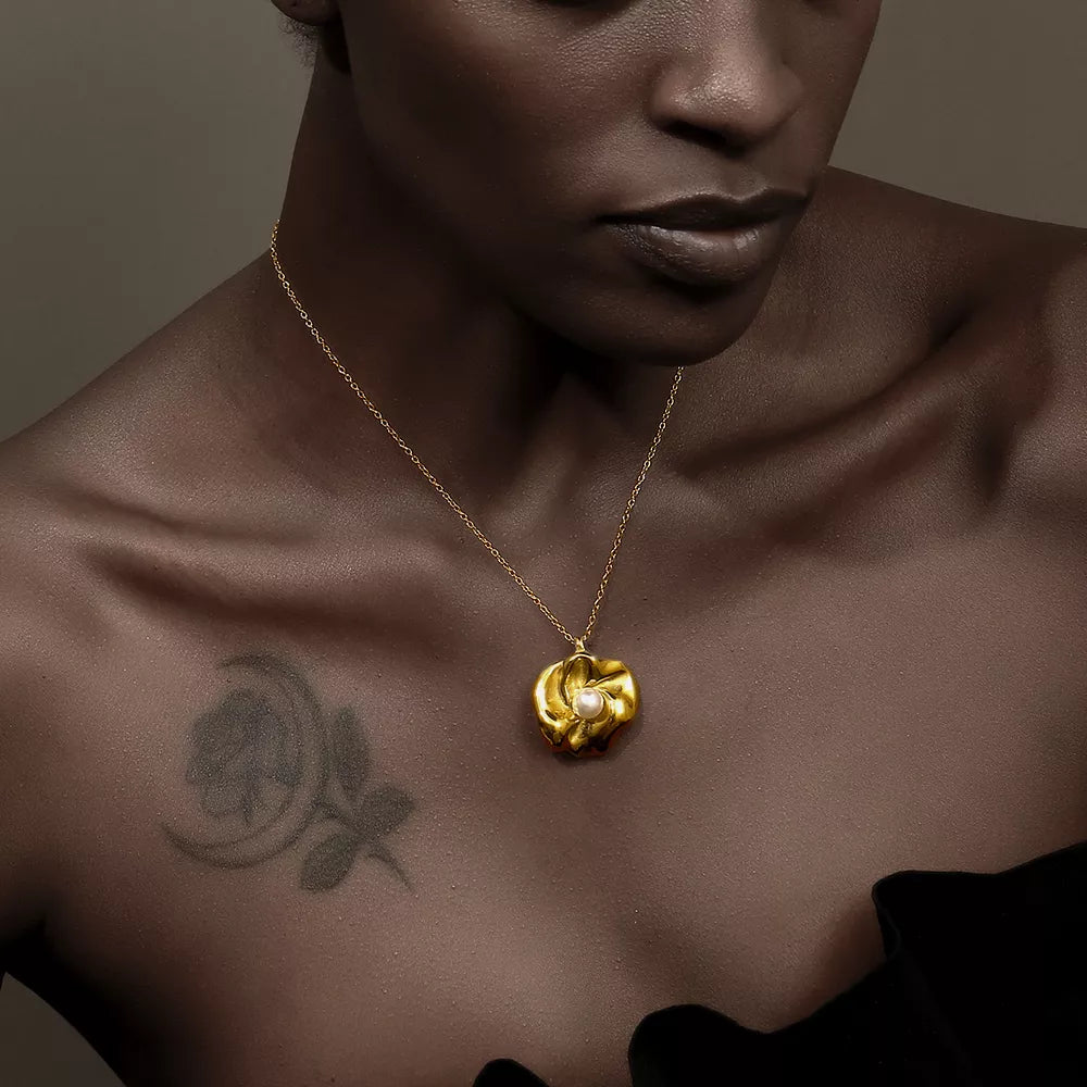 Gold Plated Stainless Steel Pearl Flower Pendant Necklace for Women