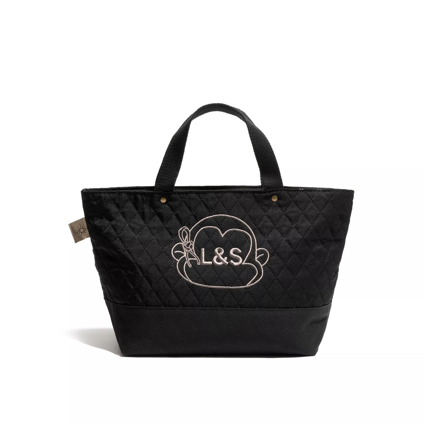 Versatile bag perfect for modern women who value style and practicality
