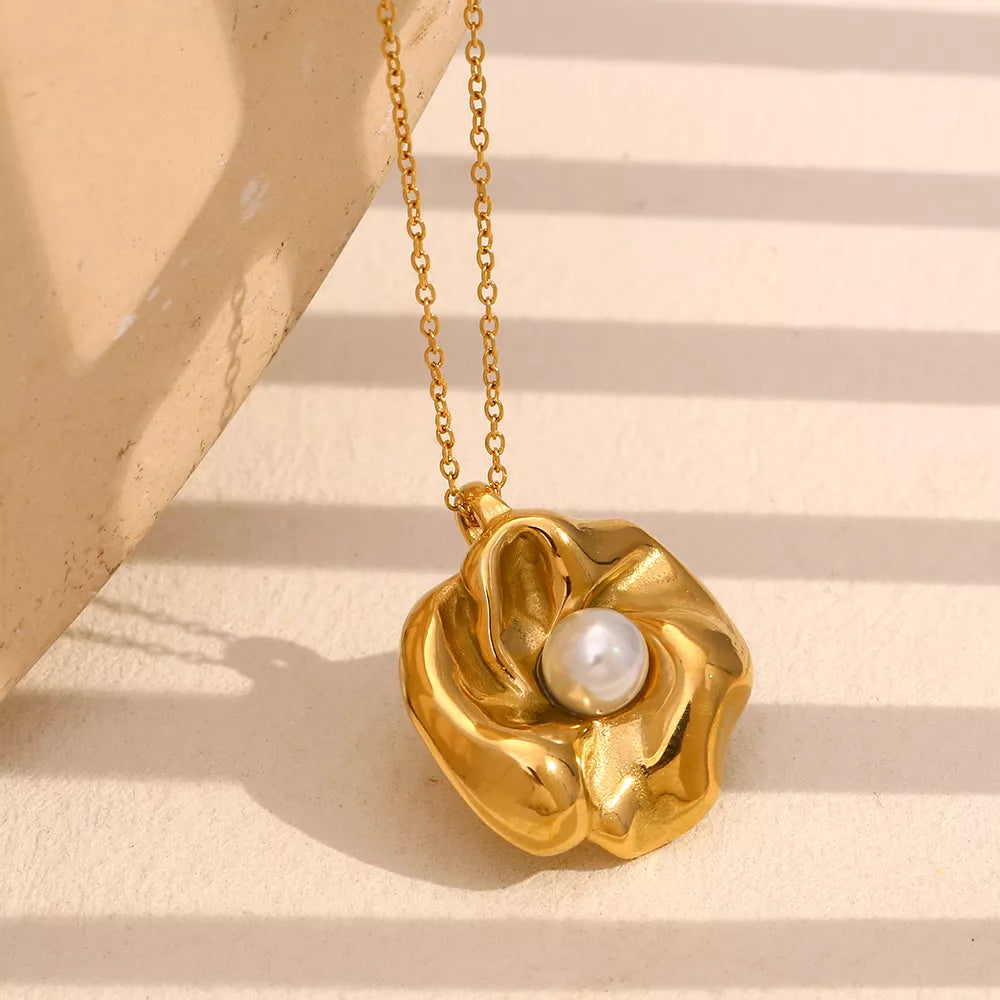 Gold Plated Stainless Steel Pearl Flower Pendant Necklace for Women