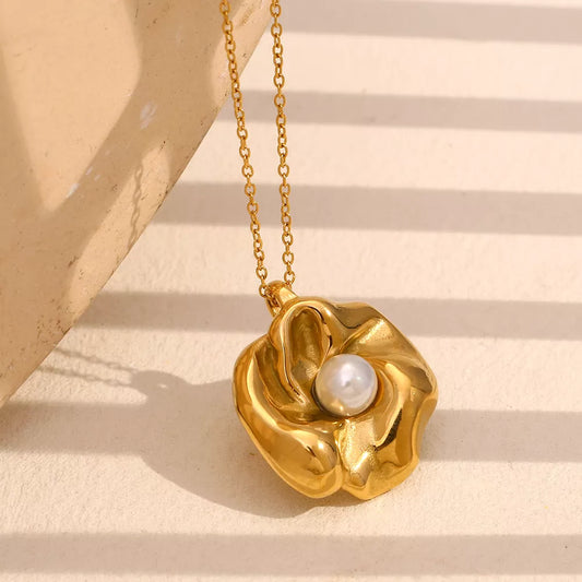 Gold Plated Stainless Steel Pearl Flower Pendant Necklace for Women